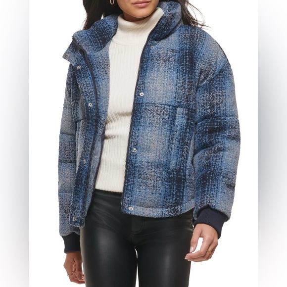 Levi's Women's Cinch Waist Puffer Jacket - Picture 2 of 13